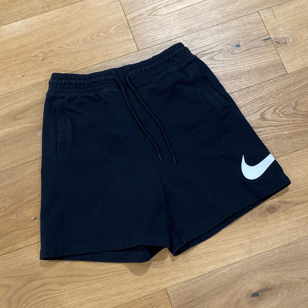 Nike loose shorts